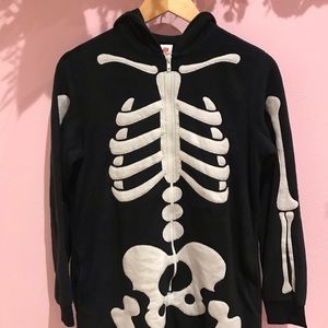 cozy skeleton onesie 🤍🖤